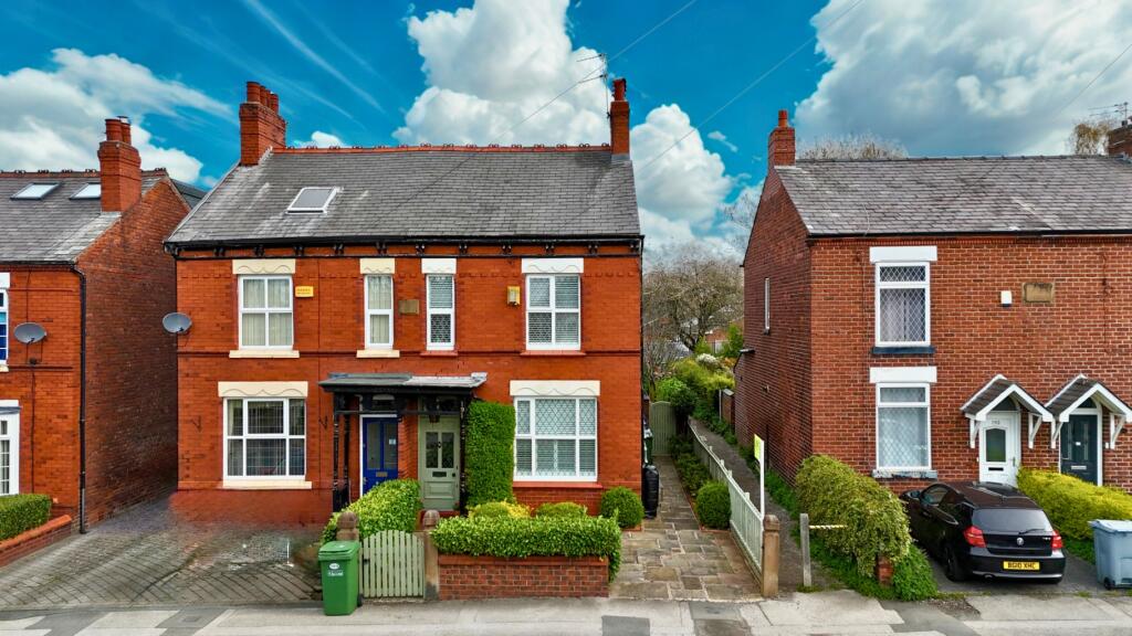 Main image of property: Park Lane, Poynton, Stockport, Cheshire, SK12 1RH