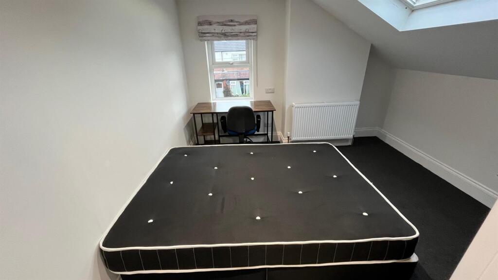 6 bedroom house for rent