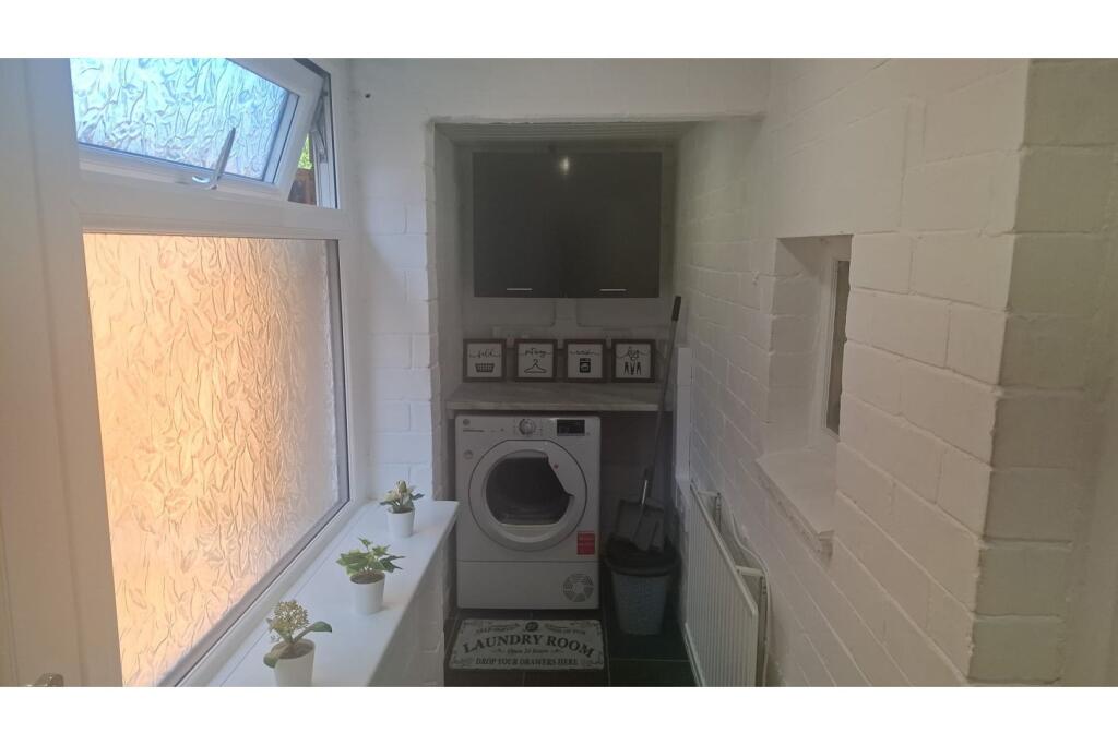 Gloucester Avenue, Keighley, BD20 - More
