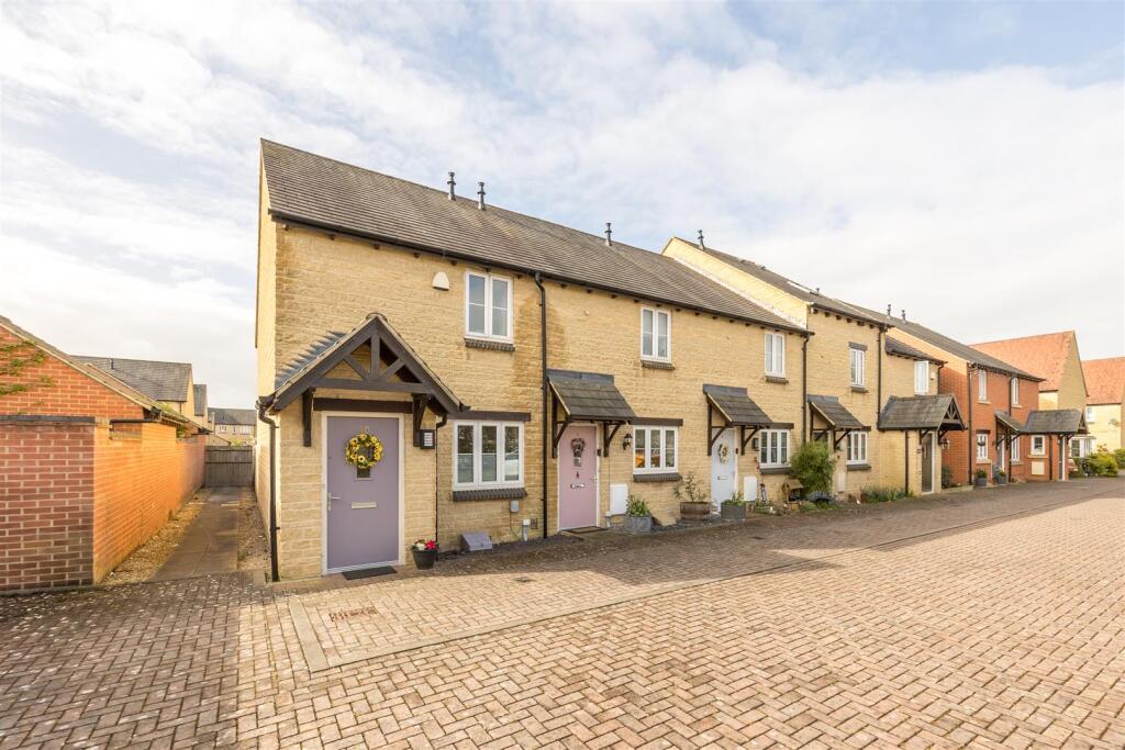 Main image of property: Spencer Close, Woodstock