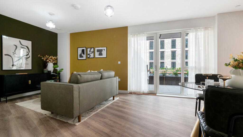 Main image of property: Pett Street, Woolwich, SE18 5BJ