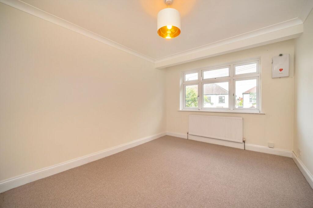 House in Twickenham - More
