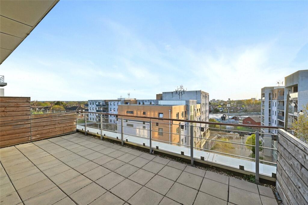 Apartment in London - View 3