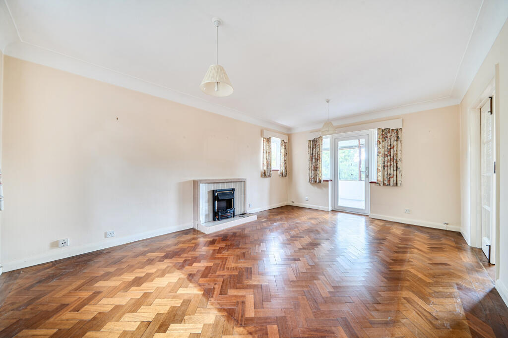 House in Reigate, South Park - View 3