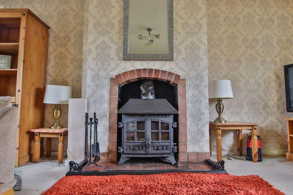 House in Wychavon, White Ladies Aston - More
