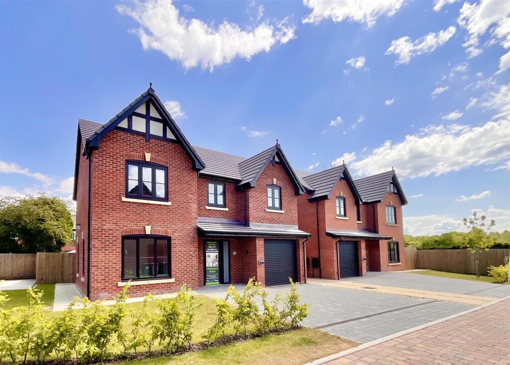 4-bed detached on Alderwood Gardens, Aston, Nantwich, £400,000