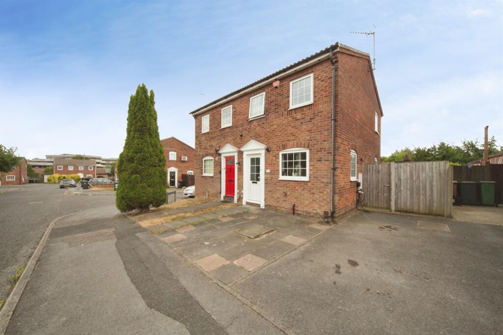 Main image of property: Ardleigh Green, Luton