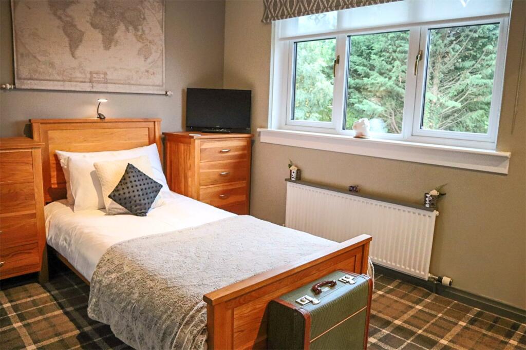 House in Motherwell, North Lanarkshire - View 4