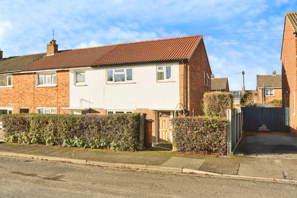 Main image of property: Raywood Close, Yeadon, Leeds