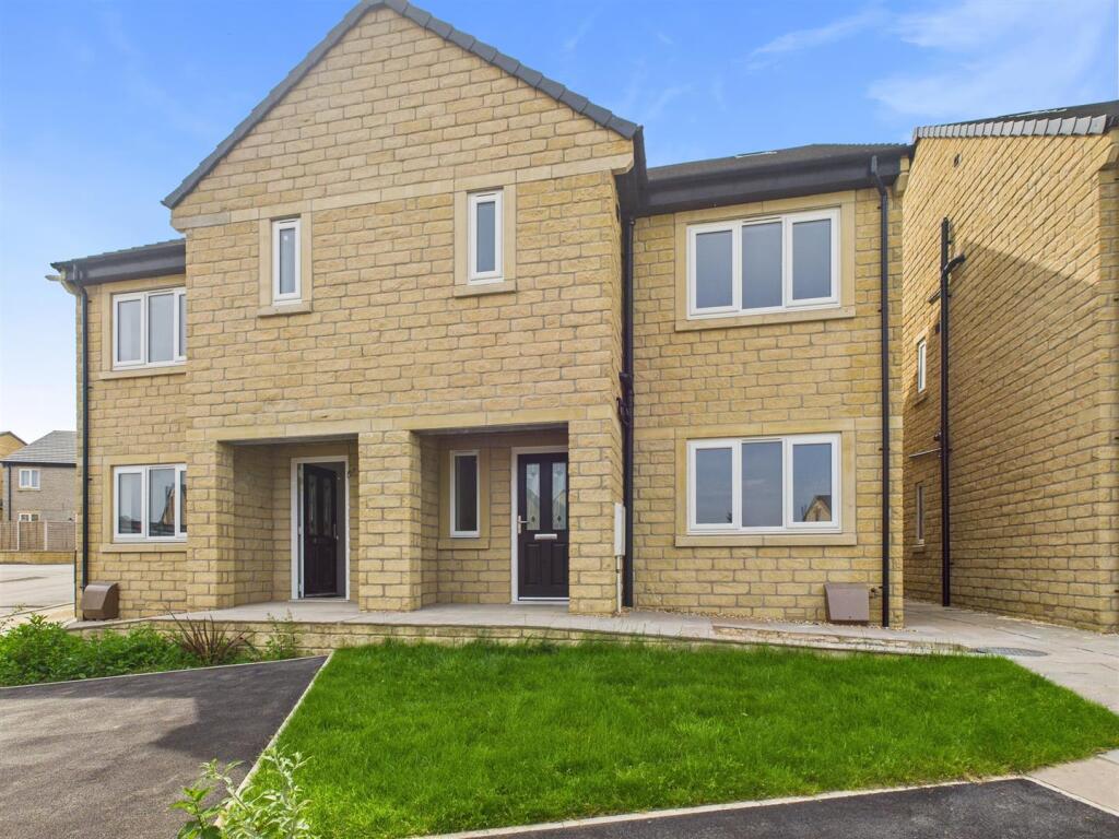 4-bed semi-detached on 2, The Meadows, Dove Holes, £425,000