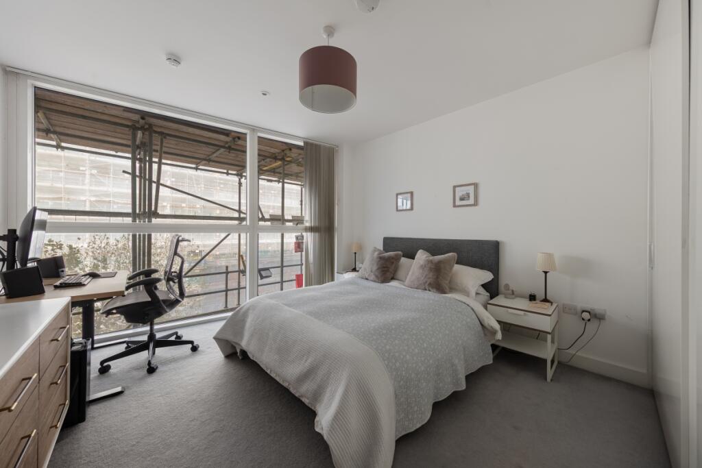 Apartment in London - View 5