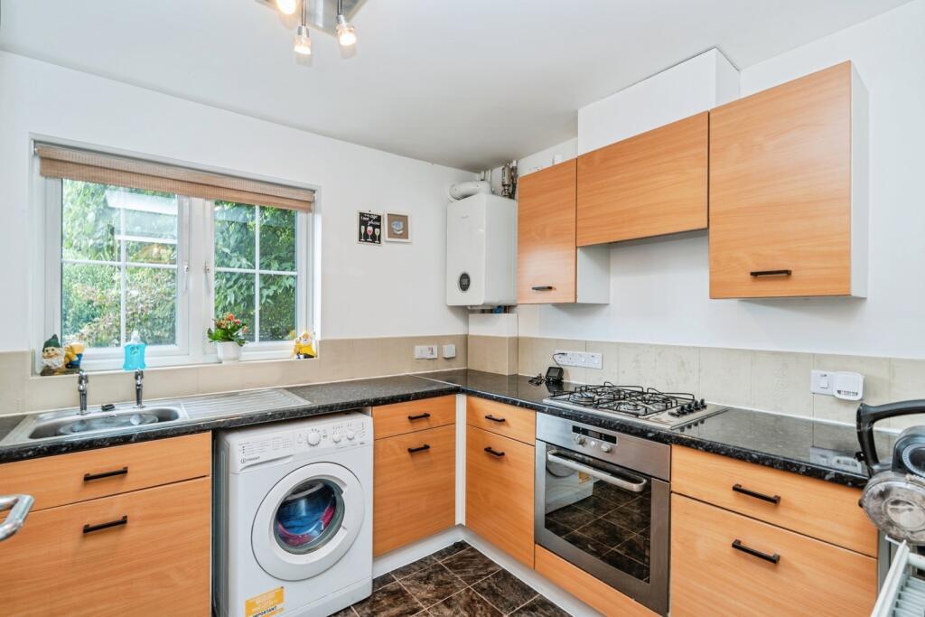 Apartment in Southampton, Sholing Common - View 4