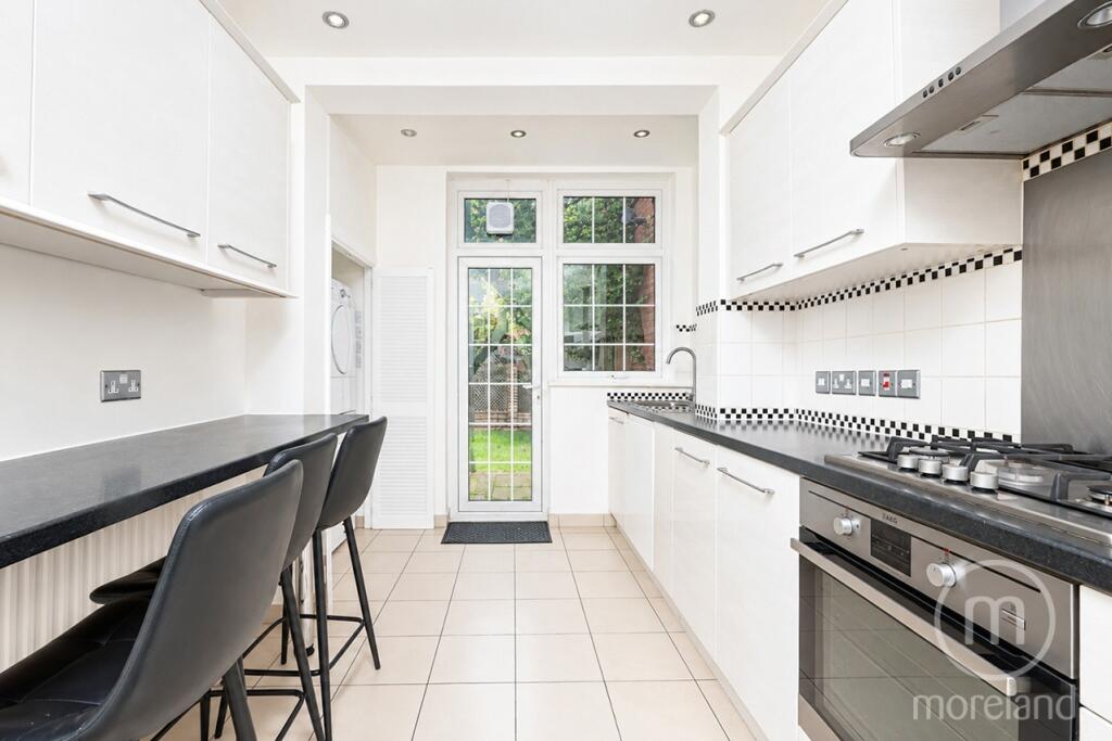House in London - View 4