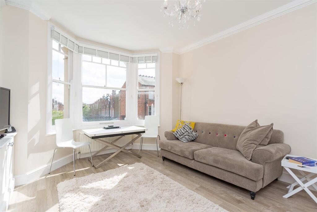 Apartment in London - View 5