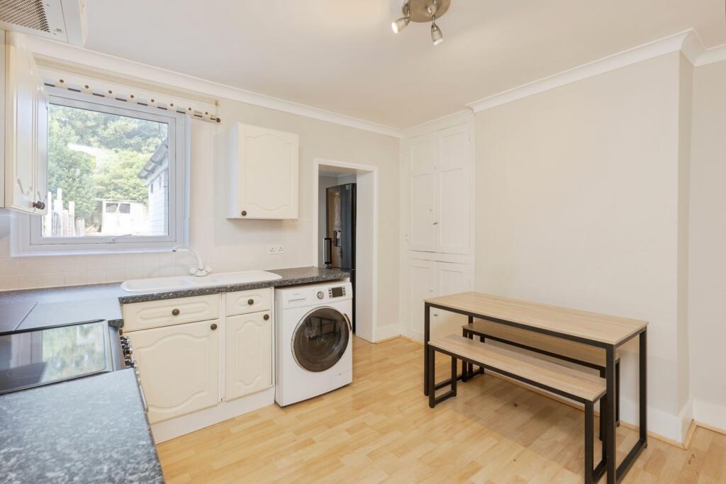 House in Tunbridge Wells, High Brooms, Southborough - View 3