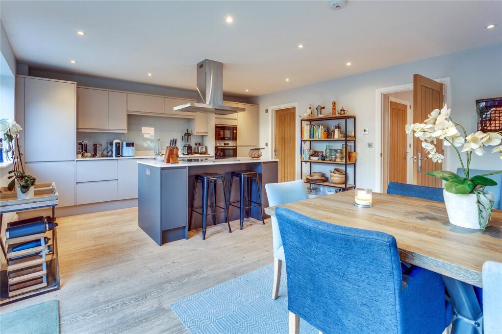 Braybrooke Road, Wargrave, Berkshire, RG10 photo 3