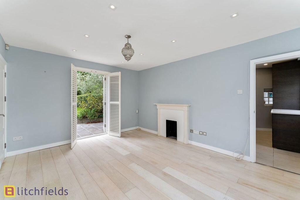 House in London, Temple Fortune - View 3