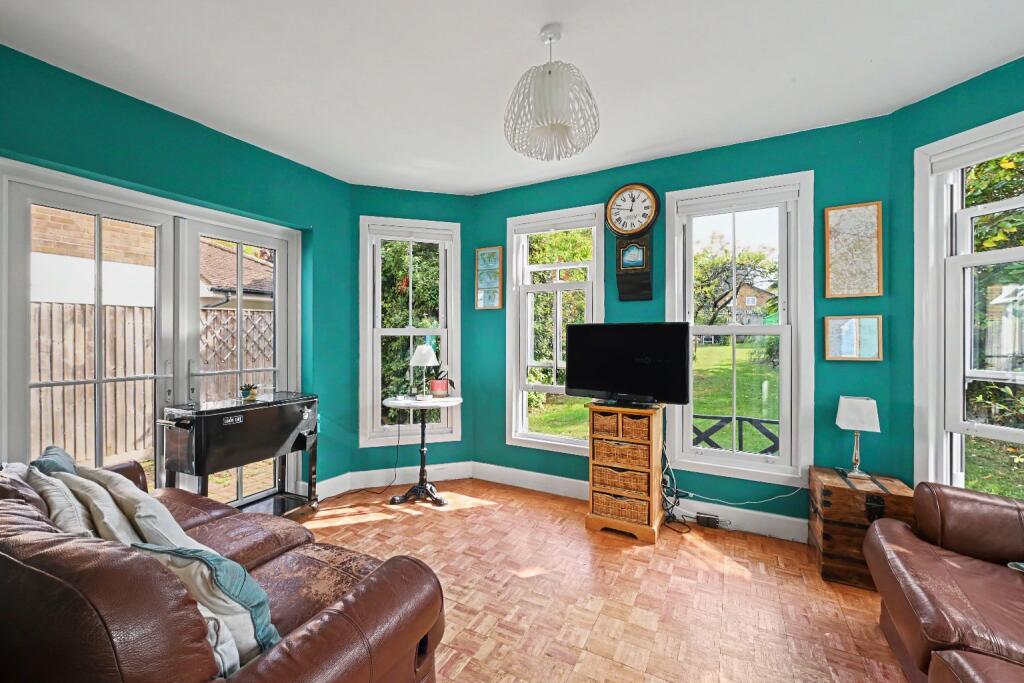 House in Hemel Hempstead - More