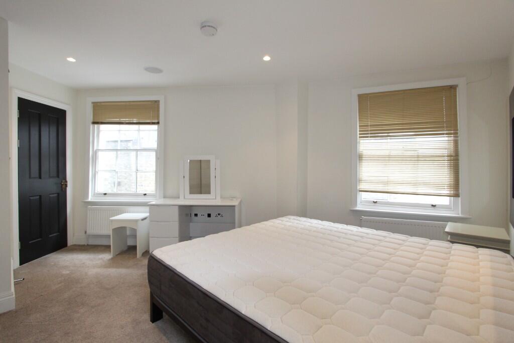 3 bedroom mews property for rent