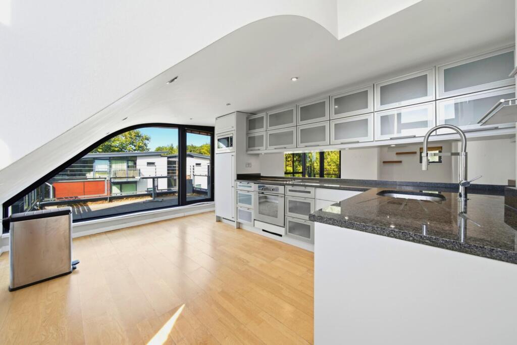 Apartment in Nottingham - View 5