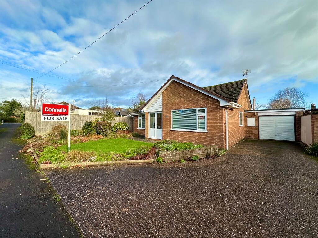 3-bed detached on Rectory Close, Staplegrove, Taunton, £375,000