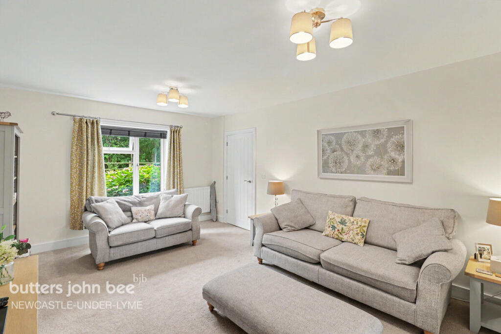 House in Stoke-on-Trent - View 3