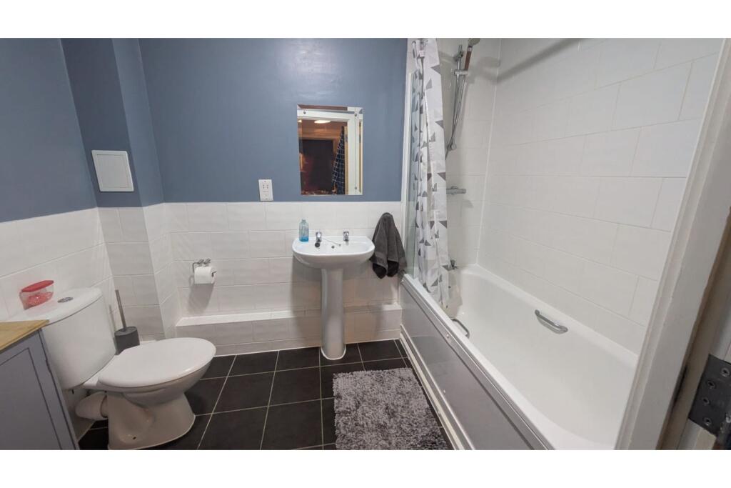 Apartment in London - View 5