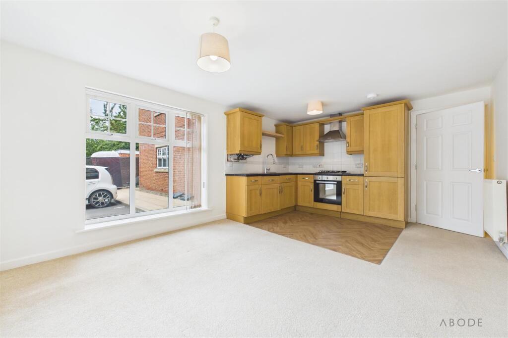 Roebuck Close, Uttoxeter, Staffordshire photo 3