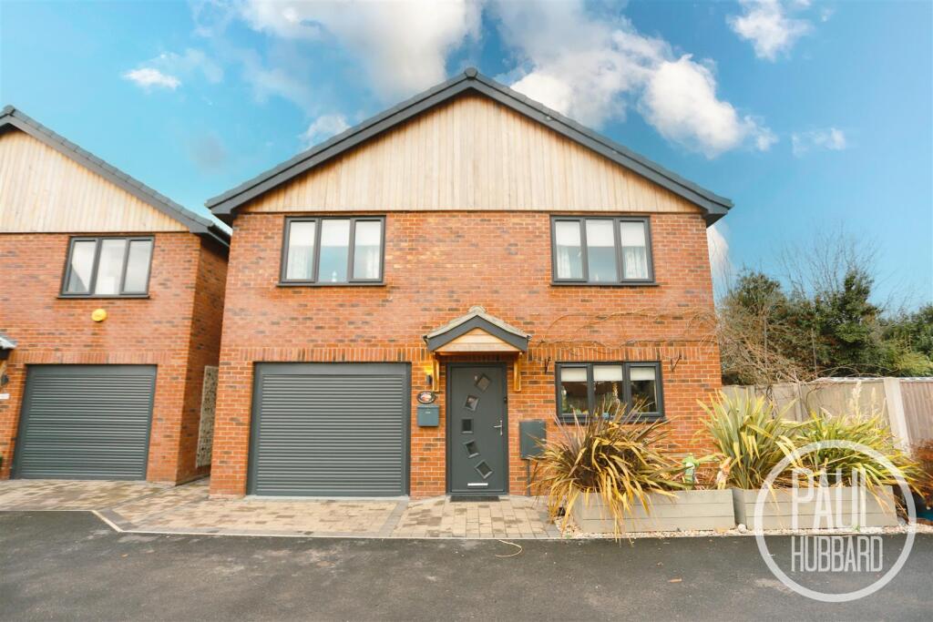 3-bed house on Market Place Square, Kessingland, NR33, £350,000