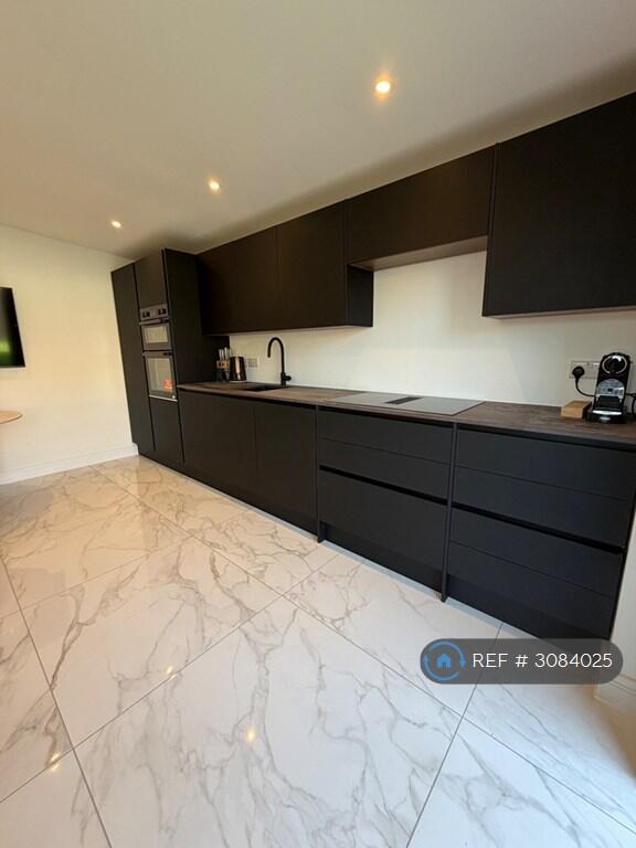2 bedroom detached house for rent