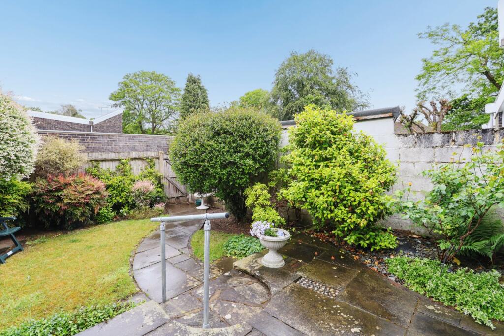 House in Kingston upon Thames - View 2