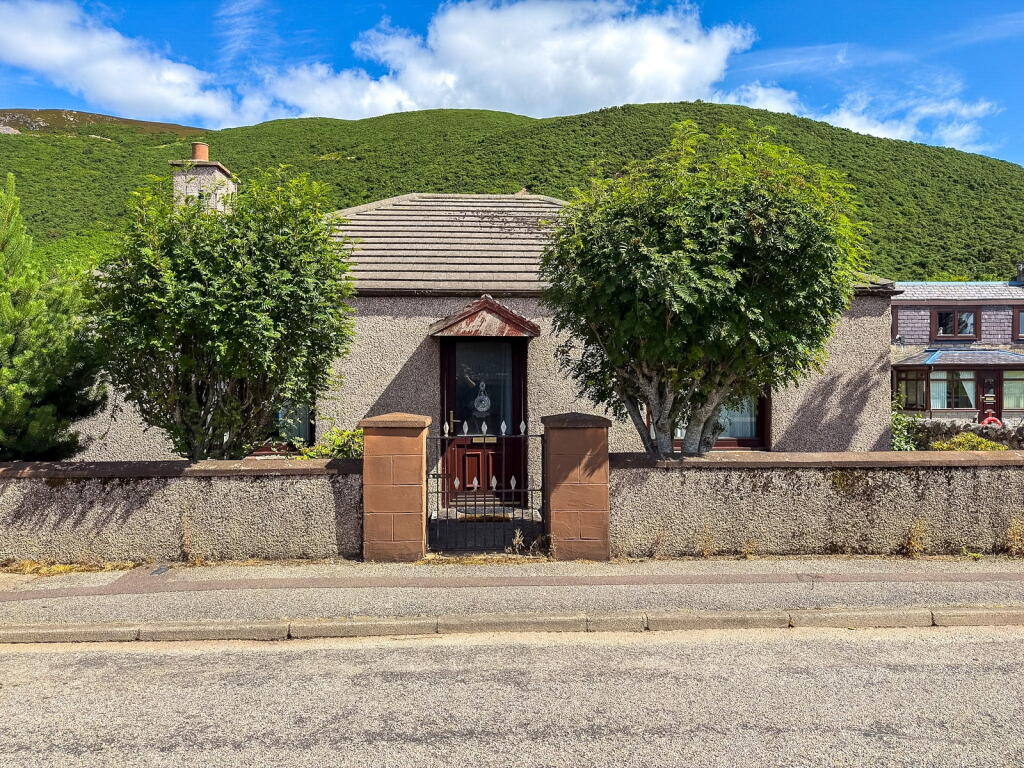 House in Kirkwall, Highland - View 2