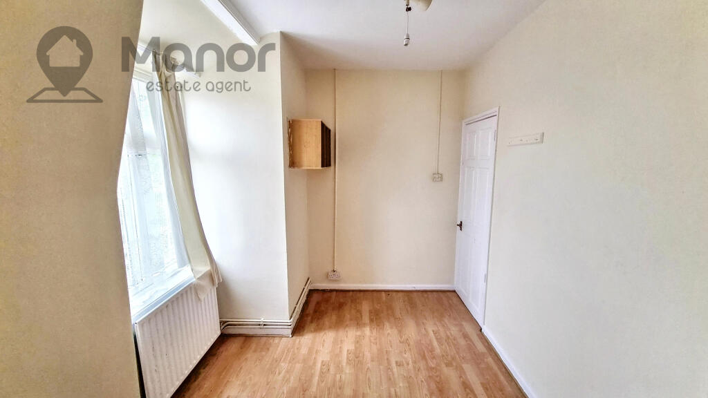Apartment in Romford - View 5