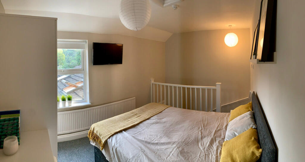 House in Luton - More