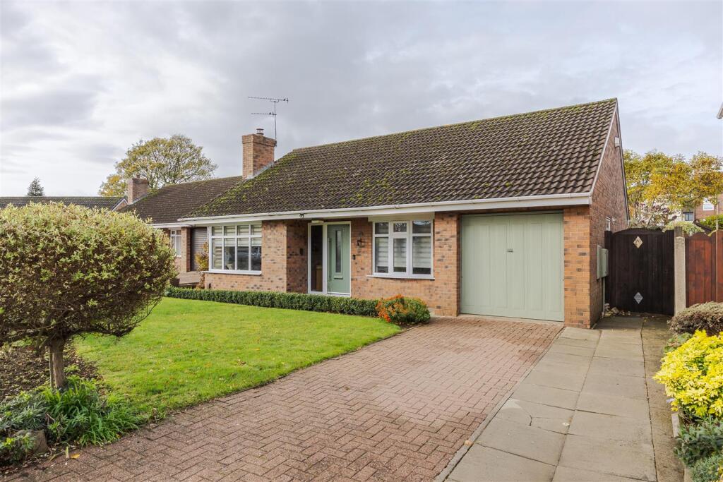 2-bed detached on Old Rectory Gardens, Scunthorpe, £299,950