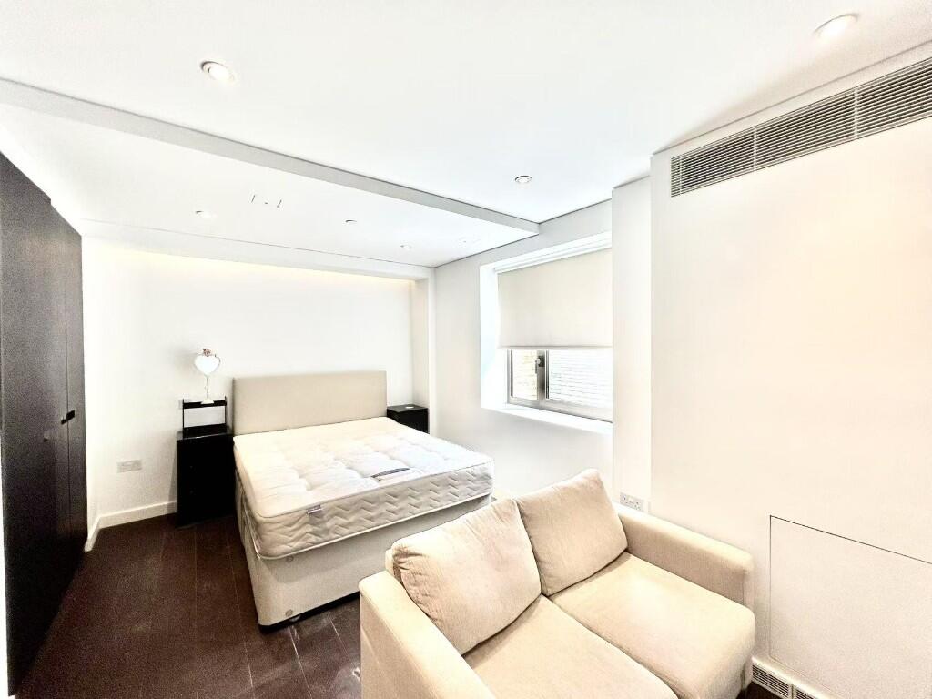 Studio flat for rent
