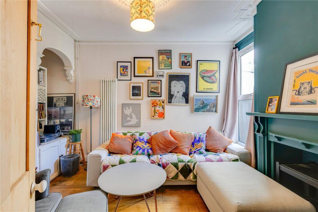 House in Cardiff, Plasnewydd, Roath - More