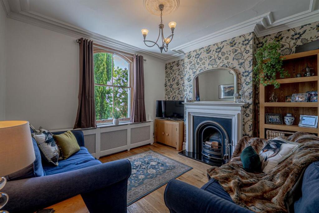Four bedroom family home with stunning views over playing fields photo 4