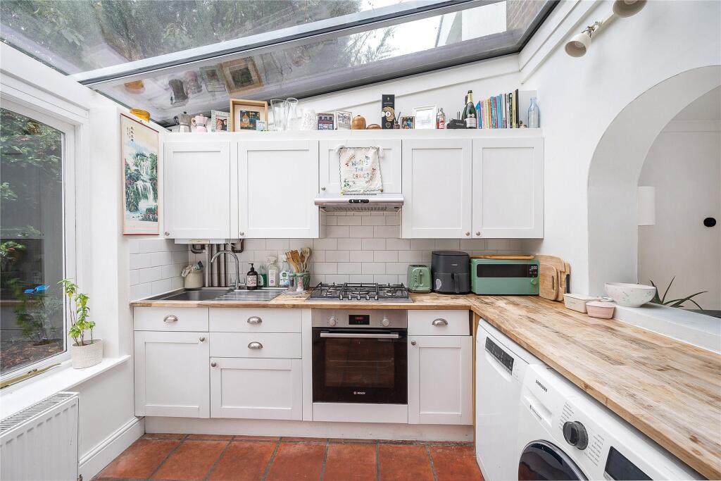 Apartment in London - More