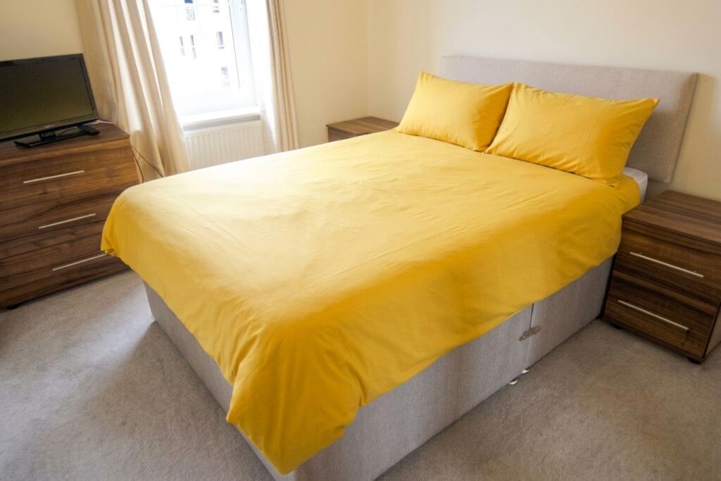 Main image of property: Battle Square, Reading, RG30