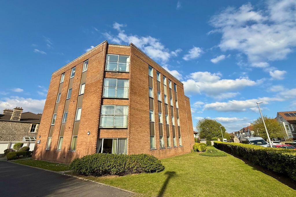 Main image of property: Clarence Road East, Weston-Super-Mare - LOVELY SUNNY FLAT
