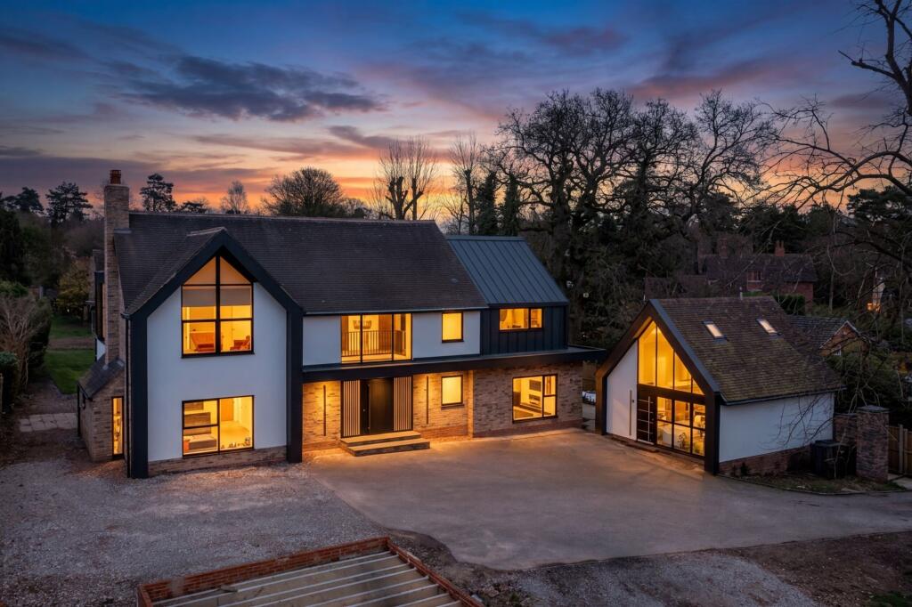 Main image of property: Cherry Hill Road, Barnt Green, B45