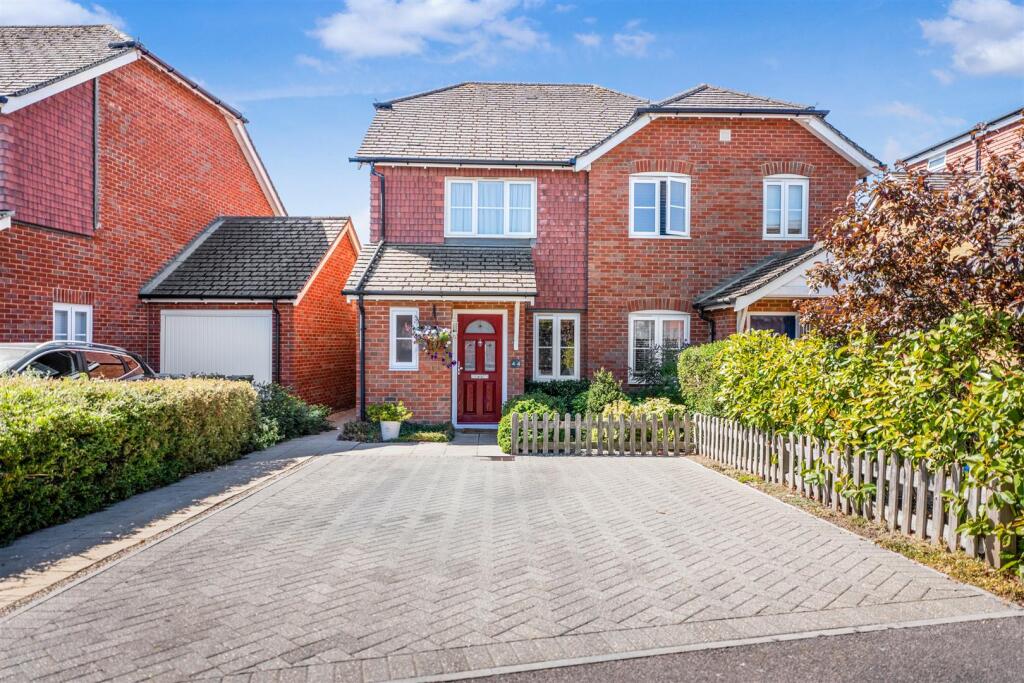Main image of property: The Hornets, Horsham