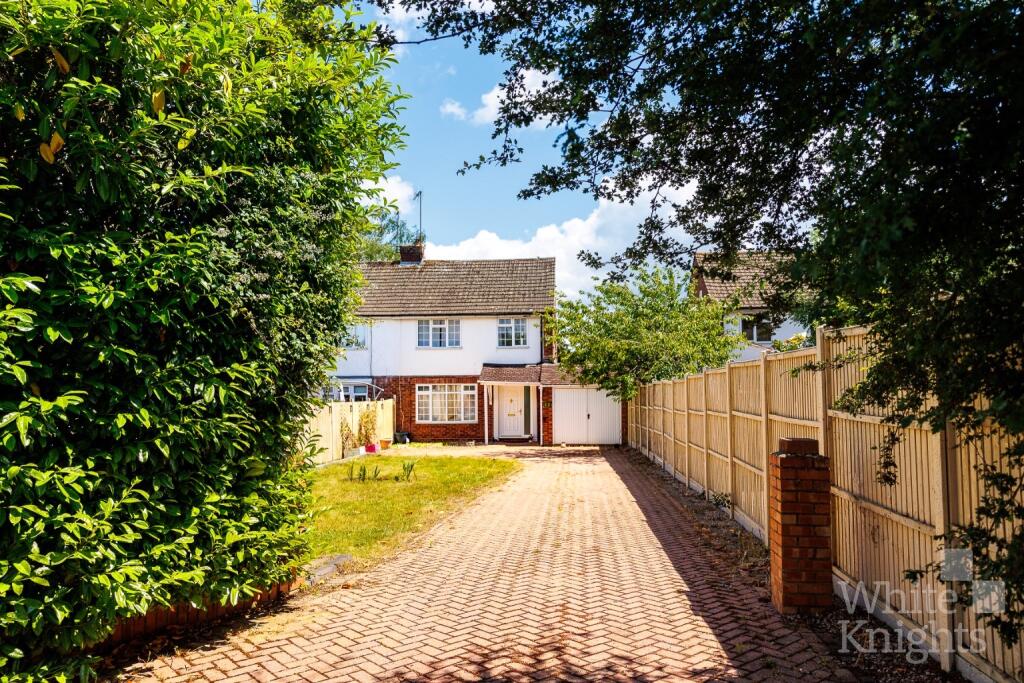 Main image of property: Norton Road, Woodley, Reading, Berkshire, RG5 4AJ