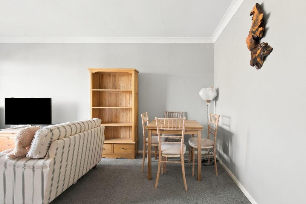 Apartment in Twickenham - View 5