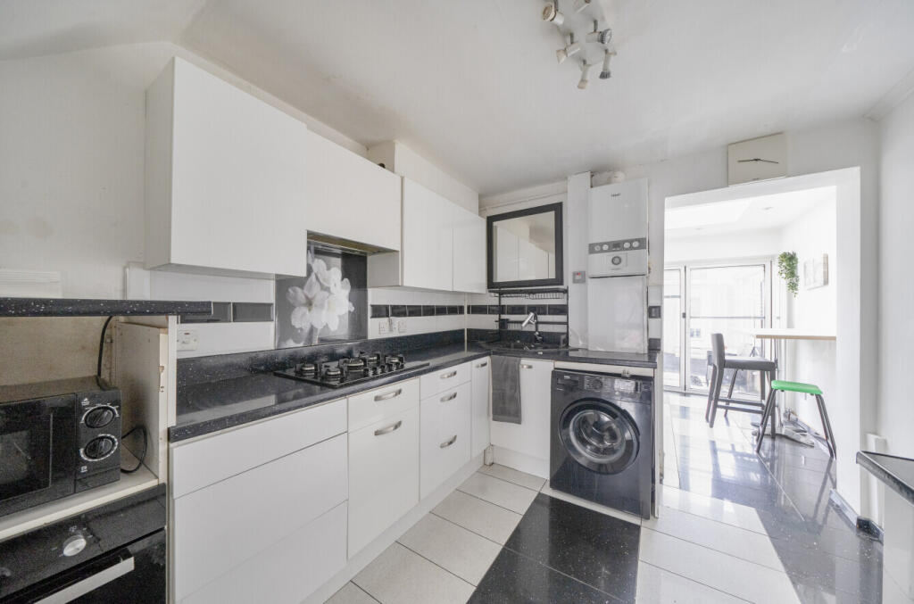 House in London, Pollards Hill - View 5
