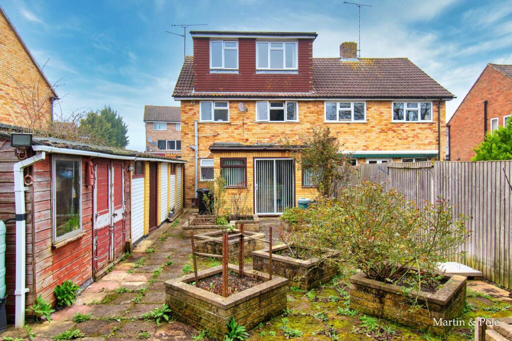House in Reading, Lower Earley, Earley - View 3