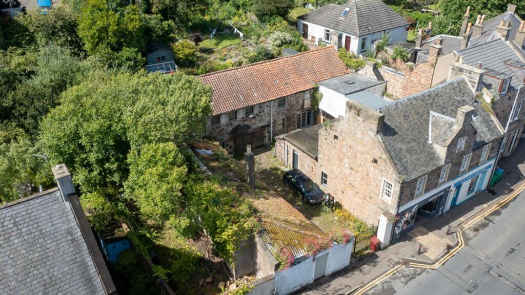 Studio house on 8-10 High Street, Kinghorn, Burntisland, KY3 9UE, £165,000