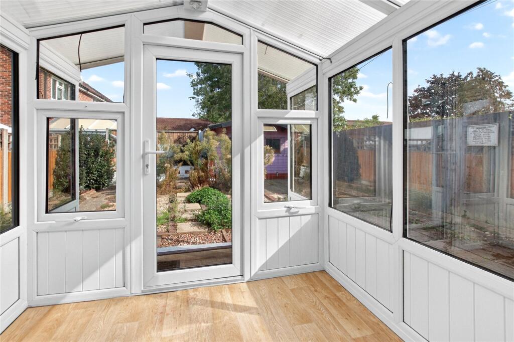 House in Binfield, Temple Park - View 4