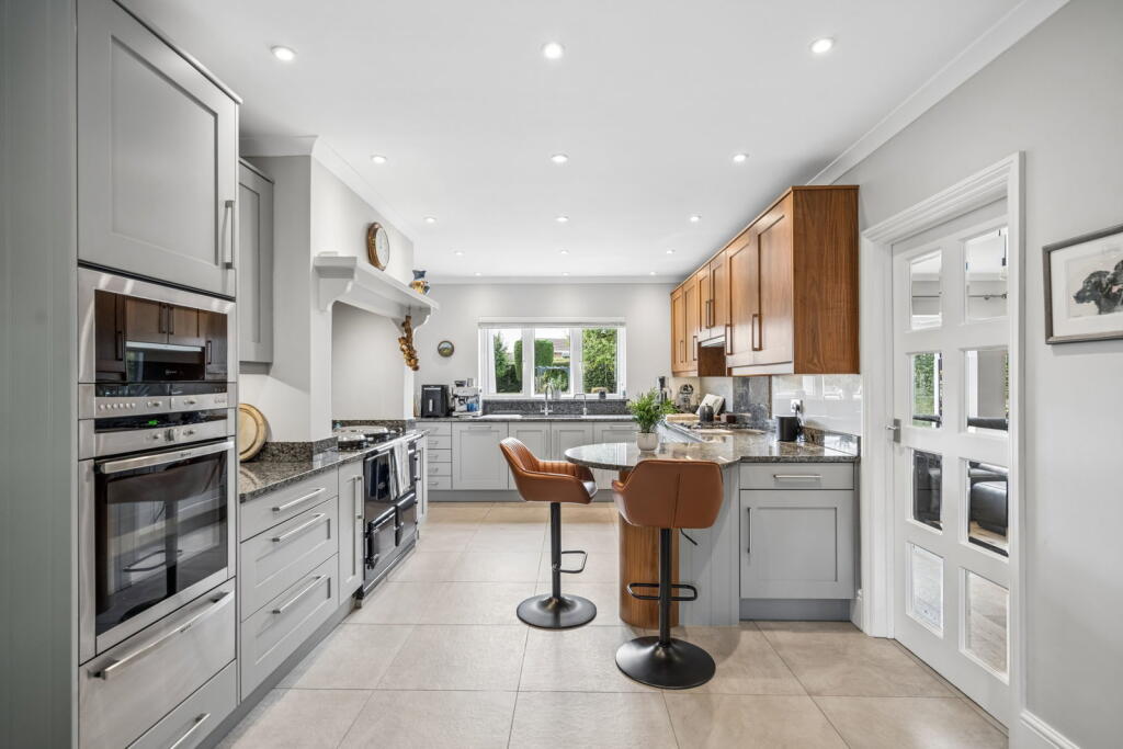 House in Hemel Hempstead - More